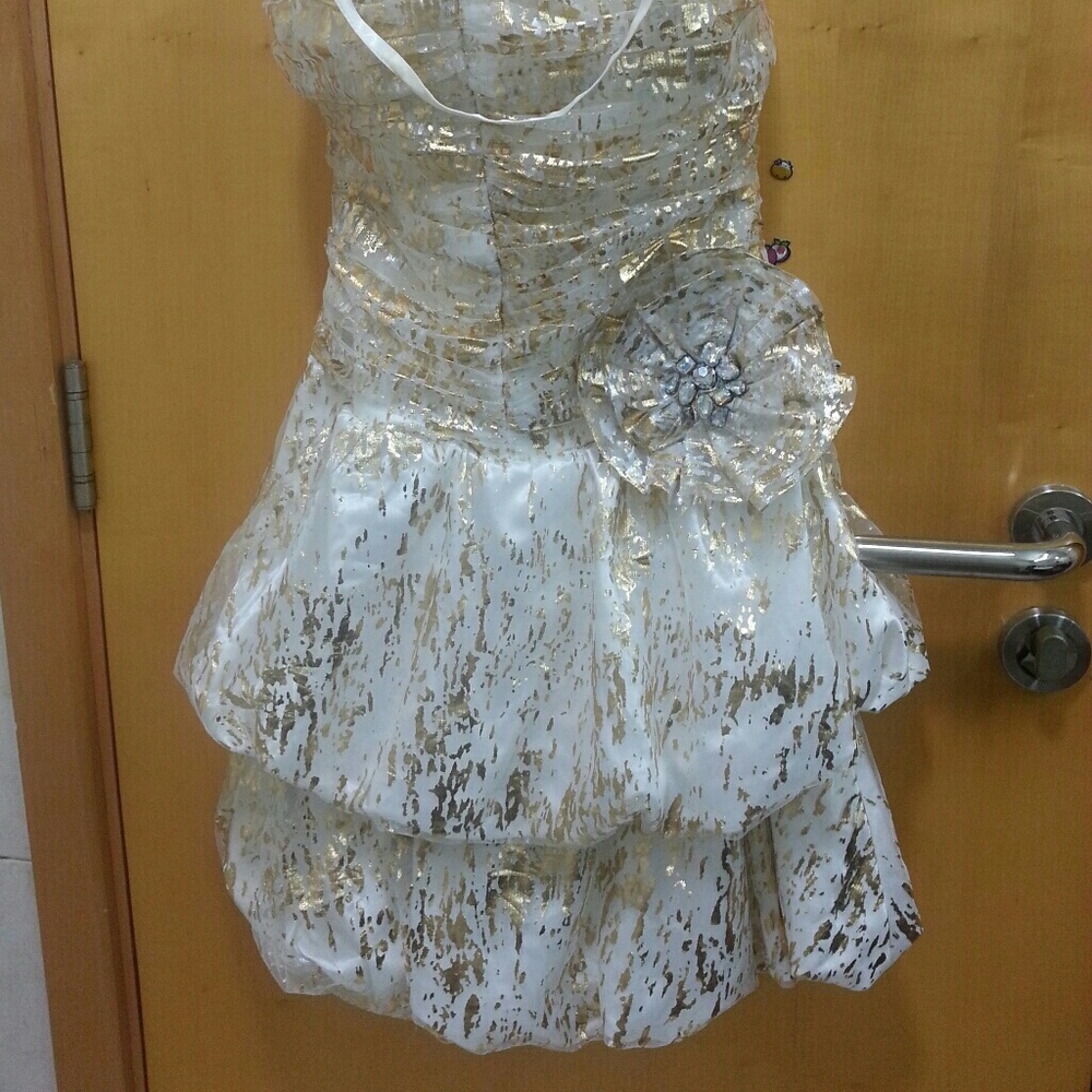 Prom dress - Picture 2 of 8